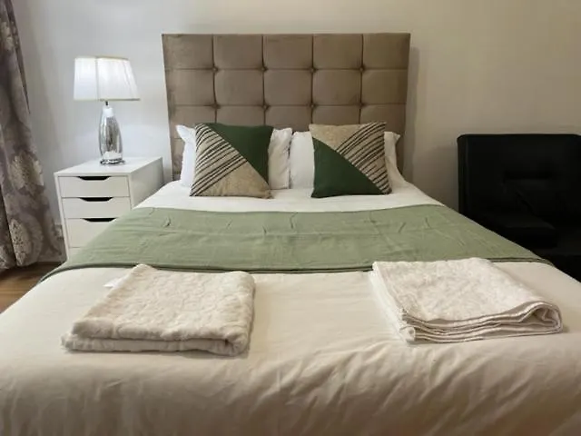 לונדון Ensuite With Kitchen Ext Large Room With Balcony In Zone 2