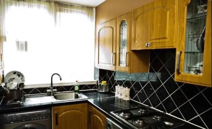 לונדון Ensuite With Kitchen Ext Large Room With Balcony In Zone 2 בריטניה