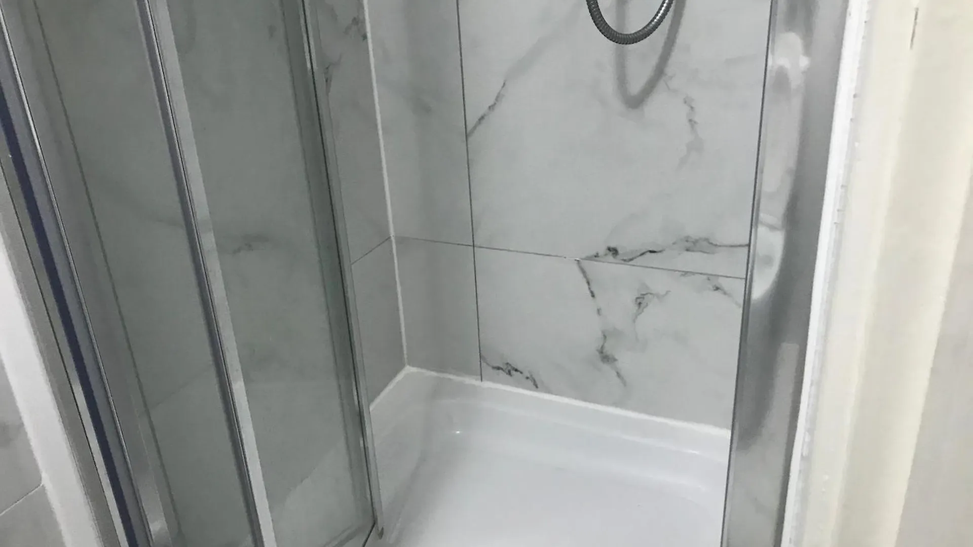 לונדון Ensuite With Kitchen Ext Large Room With Balcony In Zone 2 0*,